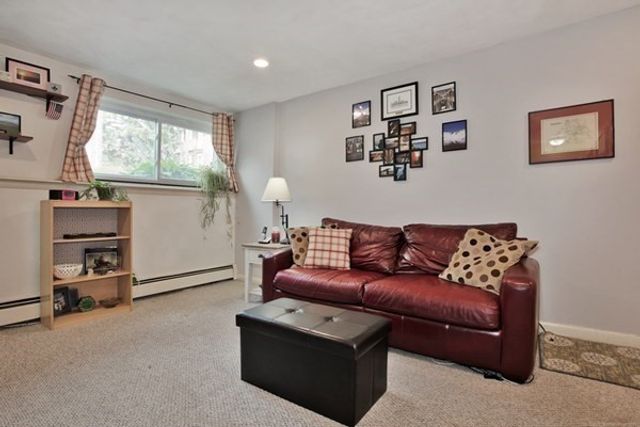 180-C River St 7, Waltham, MA 02453
