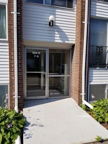 180-C River St 7, Waltham, MA 02453