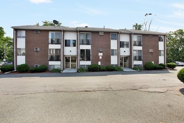 180-C River St 7, Waltham, MA 02453