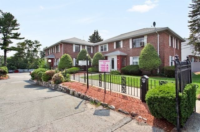 180-C River St 7, Waltham, MA 02453