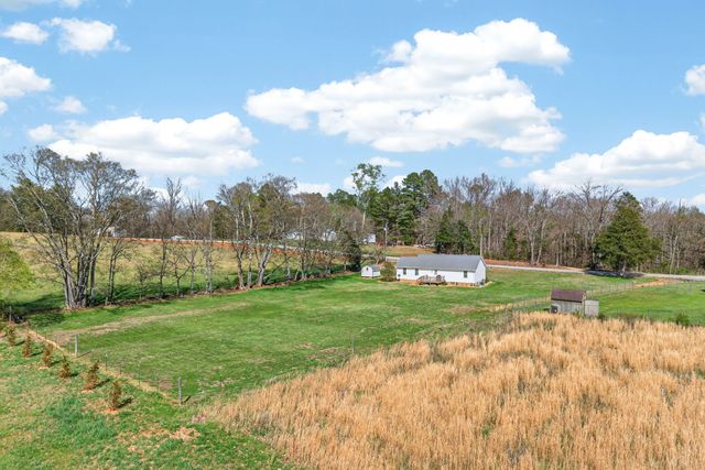 7173 Burgess Falls Rd, Sparta, TN 38583