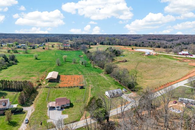 7173 Burgess Falls Rd, Sparta, TN 38583