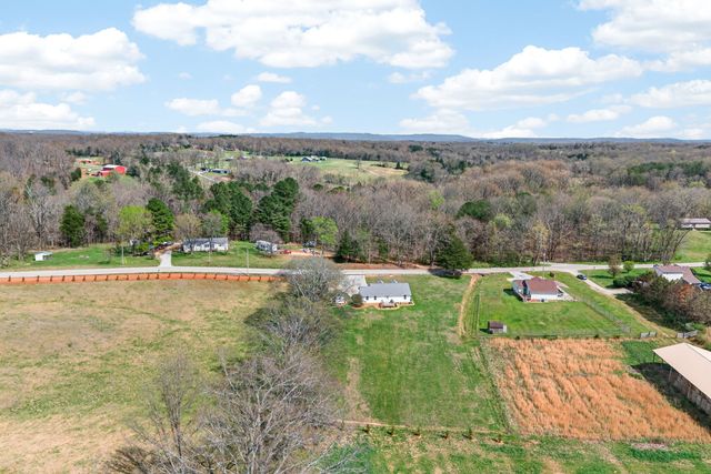 7173 Burgess Falls Rd, Sparta, TN 38583