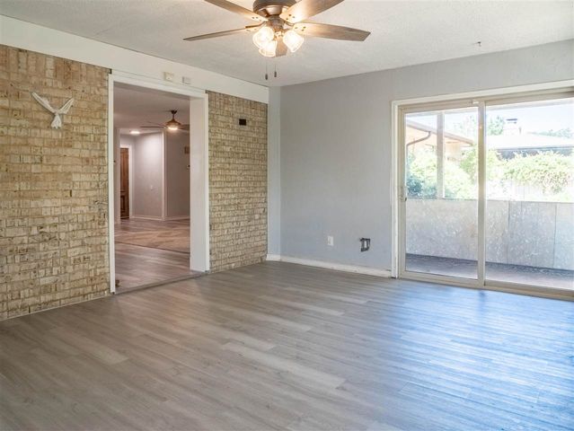 7118 NW Ash Ave, Lawton, OK 73505