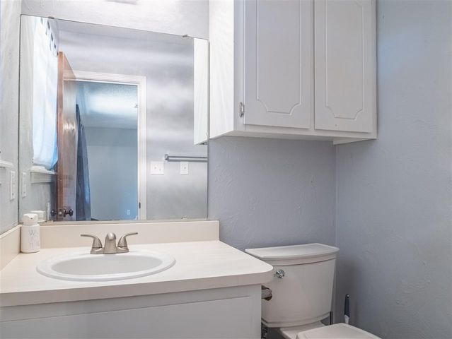 7118 NW Ash Ave, Lawton, OK 73505