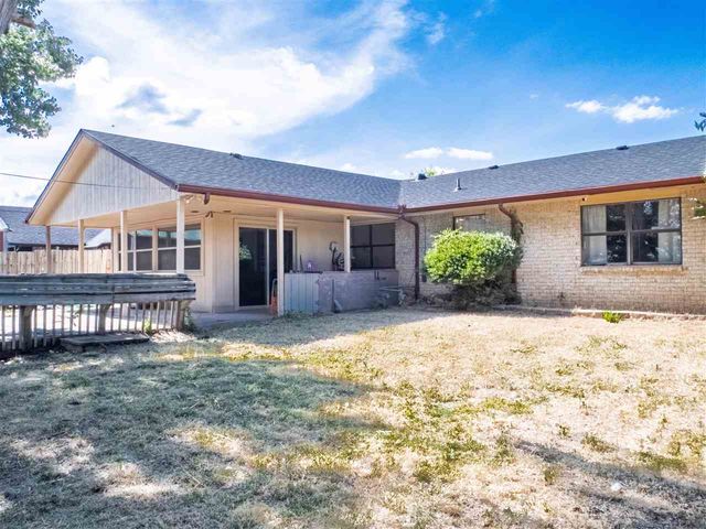7118 NW Ash Ave, Lawton, OK 73505