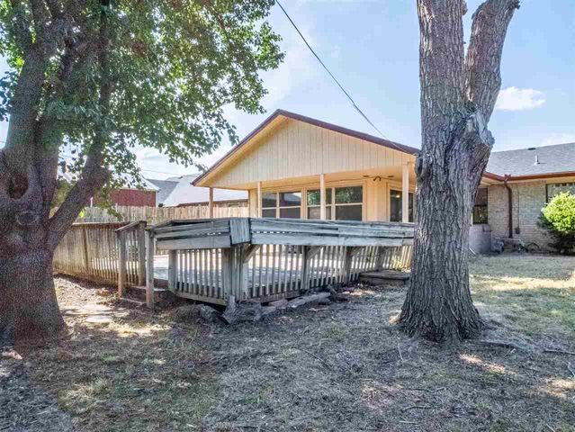 7118 NW Ash Ave, Lawton, OK 73505