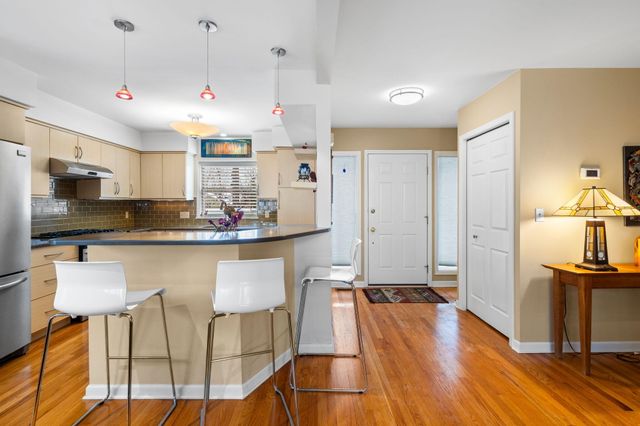 663 N 5th Avenue, Ann Arbor, MI 48104