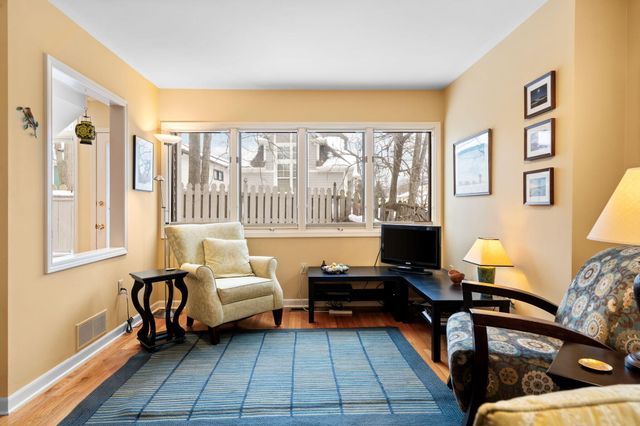 663 N 5th Avenue, Ann Arbor, MI 48104