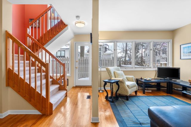 663 N 5th Avenue, Ann Arbor, MI 48104