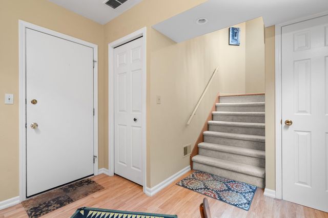 663 N 5th Avenue, Ann Arbor, MI 48104