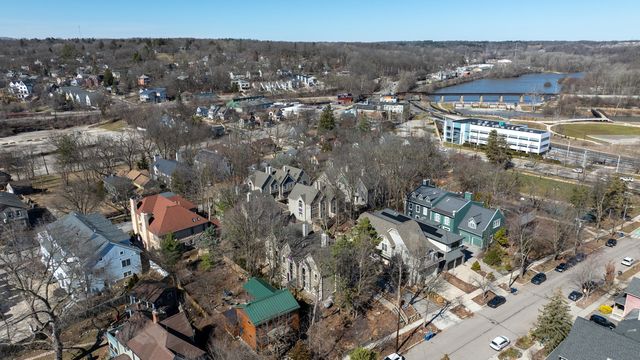 663 N 5th Avenue, Ann Arbor, MI 48104
