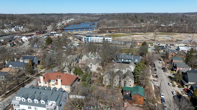 663 N 5th Avenue, Ann Arbor, MI 48104