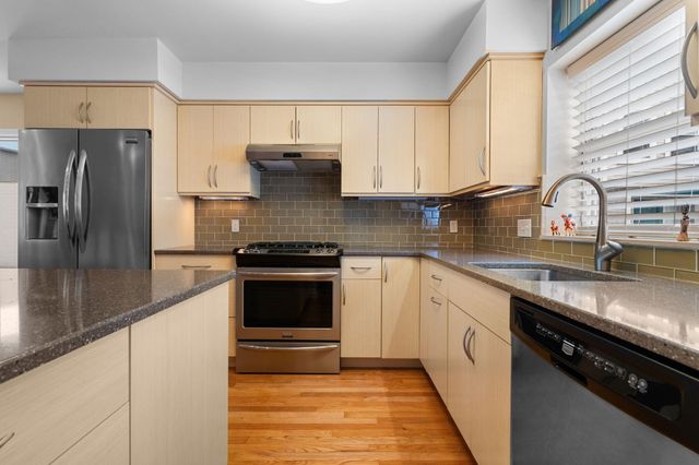 663 N 5th Avenue, Ann Arbor, MI 48104