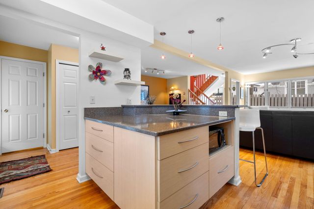 663 N 5th Avenue, Ann Arbor, MI 48104