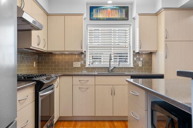 663 N 5th Avenue, Ann Arbor, MI 48104