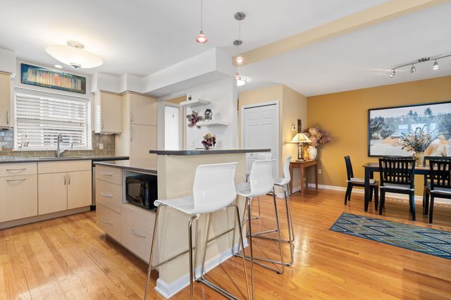 663 N 5th Avenue, Ann Arbor, MI 48104