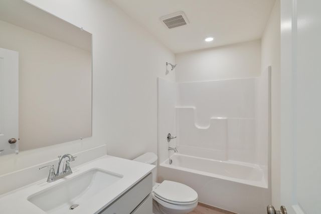 563 E 130th Avenue, Crown Point, IN 46307