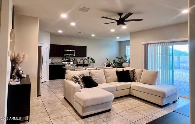 1033 W BEACON Drive, Casa Grande, AZ 85122