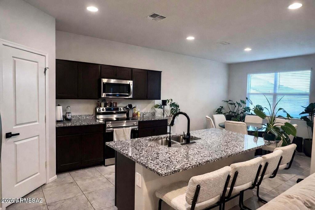 1033 W BEACON Drive, Casa Grande, AZ 85122 — photo 3