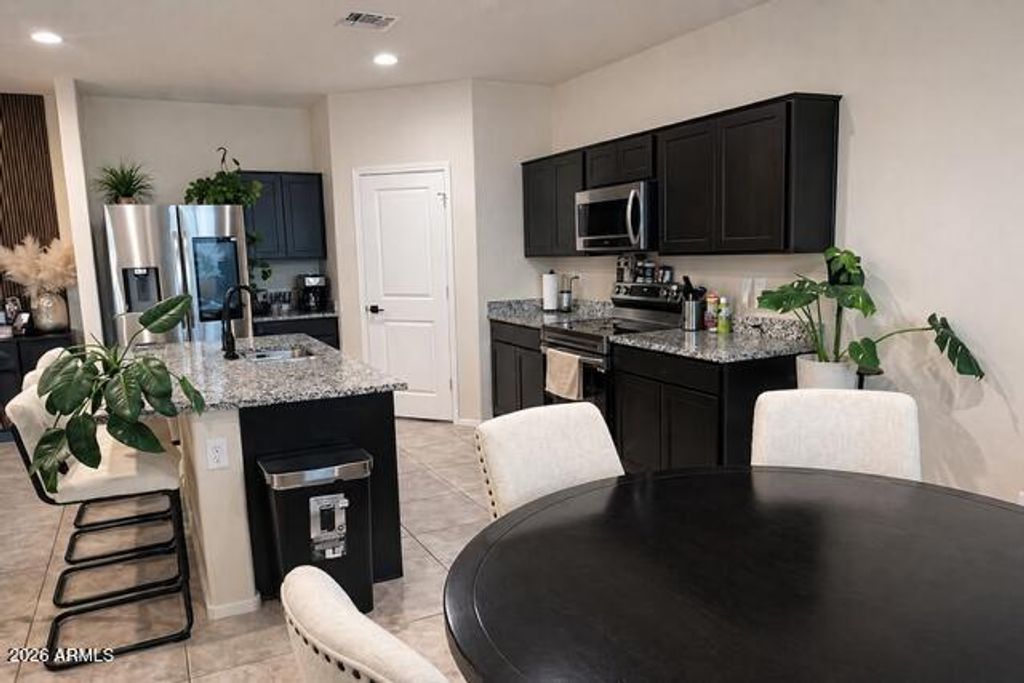 1033 W BEACON Drive, Casa Grande, AZ 85122 — photo 5