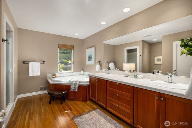 7551 Madrona Drive NE, Bainbridge Island, WA 98110