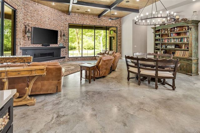 2900 East Embers Court, Bryan, TX 77808