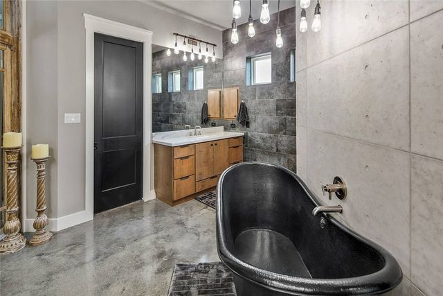 2900 East Embers Court, Bryan, TX 77808