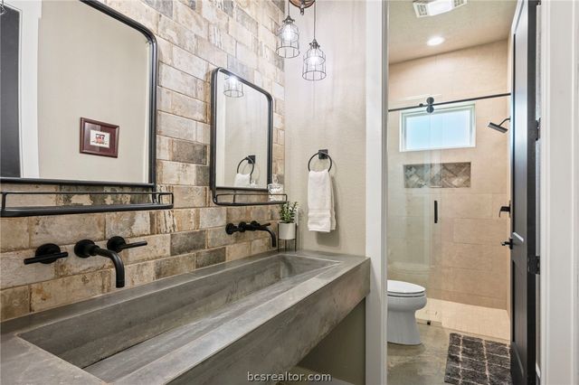 2900 East Embers Court, Bryan, TX 77808