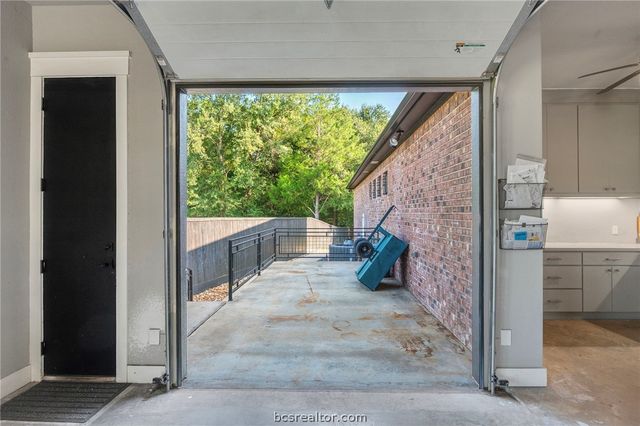 2900 East Embers Court, Bryan, TX 77808