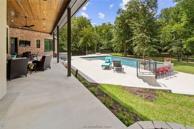 2900 East Embers Court, Bryan, TX 77808