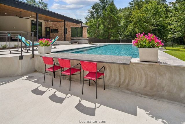 2900 East Embers Court, Bryan, TX 77808