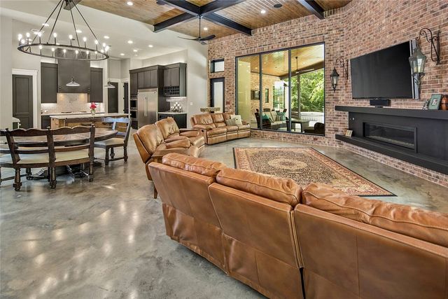 2900 East Embers Court, Bryan, TX 77808