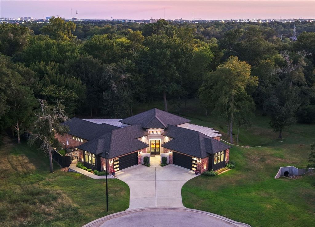 2900 East Embers Court, Bryan, TX 77808