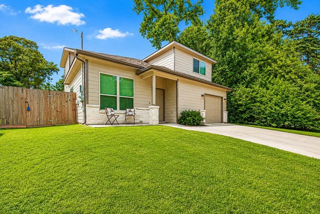 12789 Royal West Drive, Conroe, TX 77303