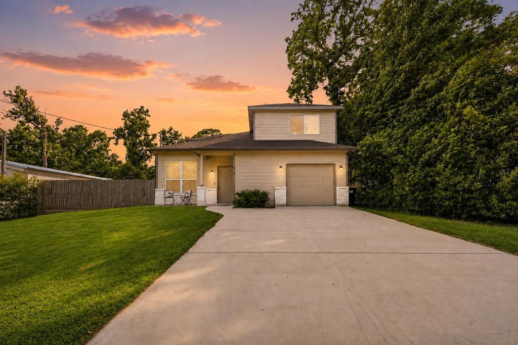 12789 Royal West Drive, Conroe, TX 77303