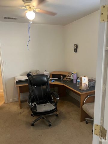 3006 Giovanetti Avenue, Bakersfield, CA 93313