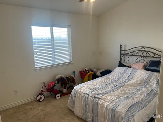 3006 Giovanetti Avenue, Bakersfield, CA 93313