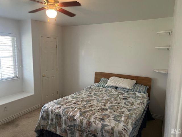 3006 Giovanetti Avenue, Bakersfield, CA 93313