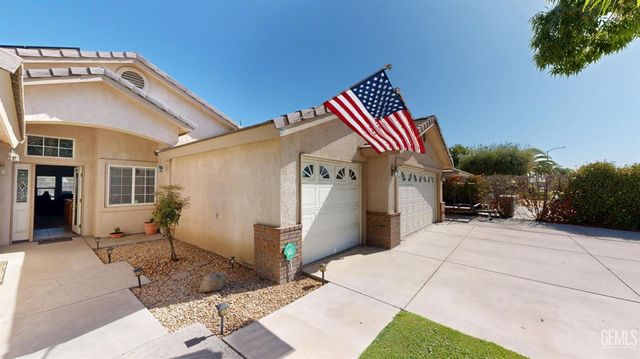 3006 Giovanetti Avenue, Bakersfield, CA 93313