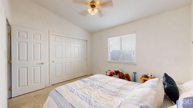 3006 Giovanetti Avenue, Bakersfield, CA 93313