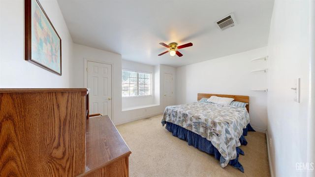 3006 Giovanetti Avenue, Bakersfield, CA 93313