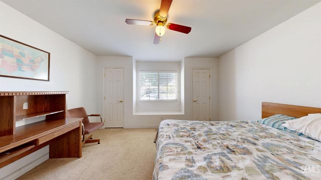 3006 Giovanetti Avenue, Bakersfield, CA 93313