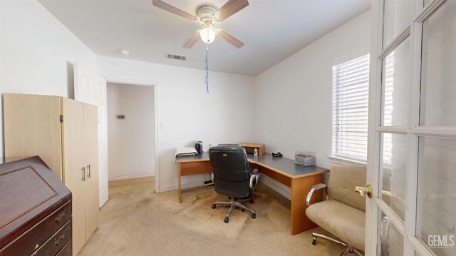 3006 Giovanetti Avenue, Bakersfield, CA 93313