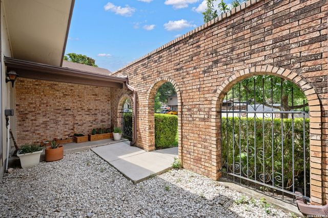 6339 PICKERING DR, San Antonio, TX 78238
