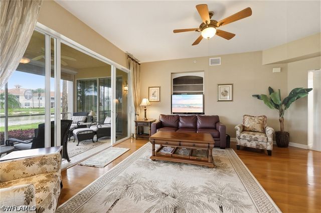 3073 Windsong CT 601, Naples, FL 34109