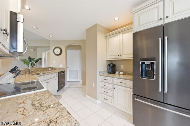 3073 Windsong CT 601, Naples, FL 34109