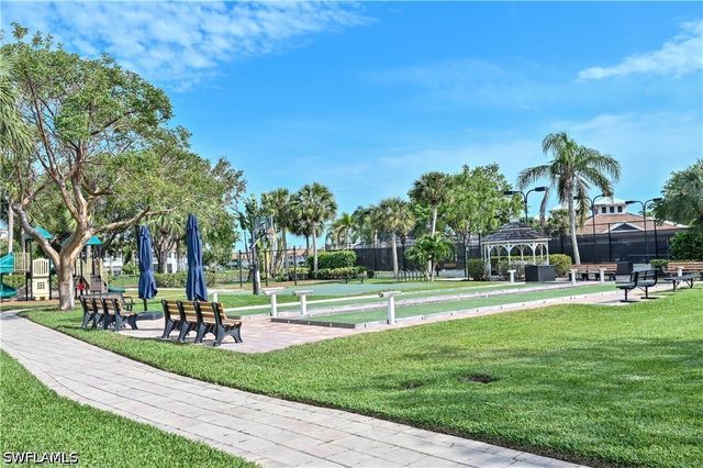 3073 Windsong CT 601, Naples, FL 34109
