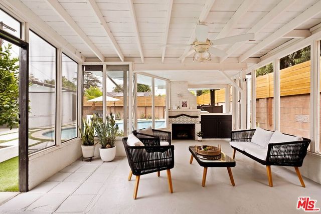 8789 Sylmar Avenue, Los Angeles, CA 91402