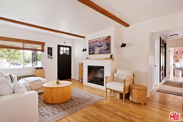 8789 Sylmar Avenue, Los Angeles, CA 91402